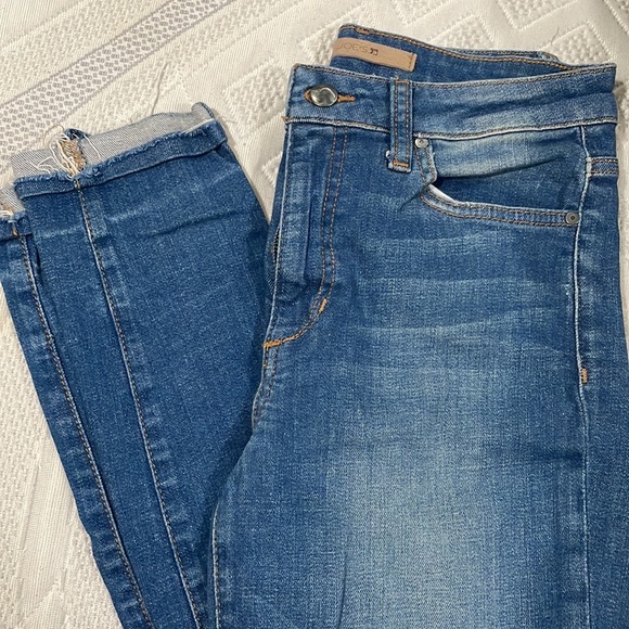 Joe's jeans high rise skinny ankle, Size 27.  Wore less then 5 times. - Picture 4 of 4